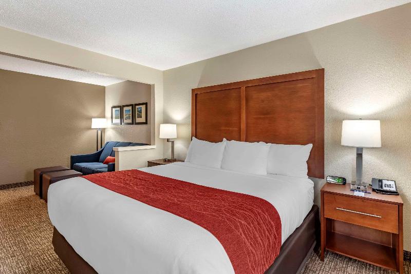 Comfort Inn & Suites Middletown - Franklin image