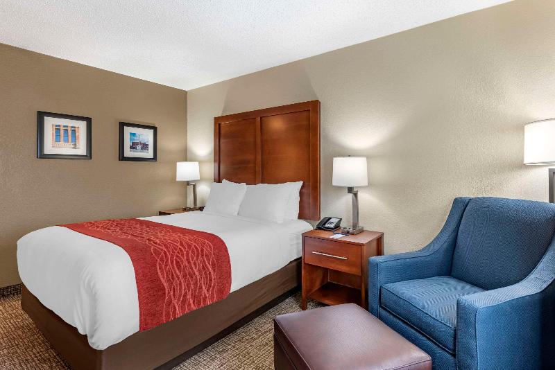 Comfort Inn & Suites Middletown - Franklin image