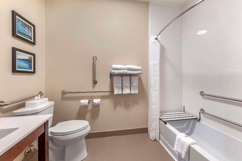 Comfort Inn & Suites Middletown - Franklin image