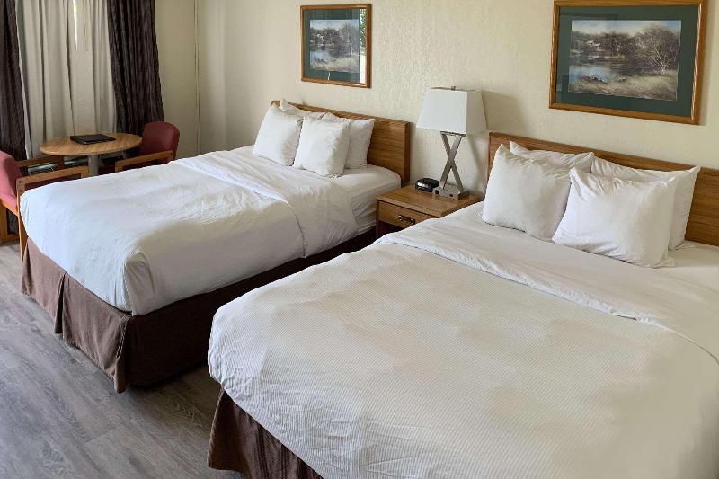 Comfort Inn & Suites Middletown - Franklin image