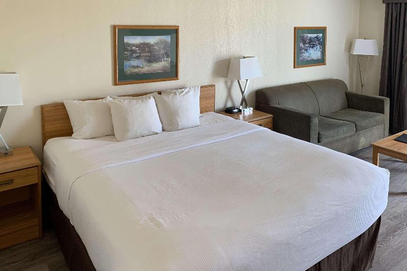 Comfort Inn & Suites Middletown - Franklin image