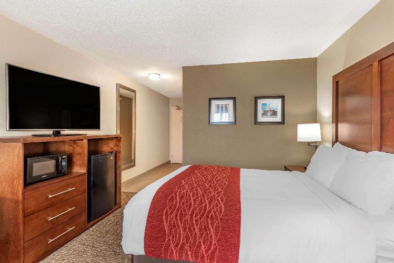 Comfort Inn & Suites Middletown - Franklin image