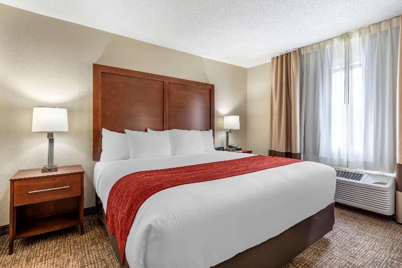 Comfort Inn & Suites Middletown - Franklin image