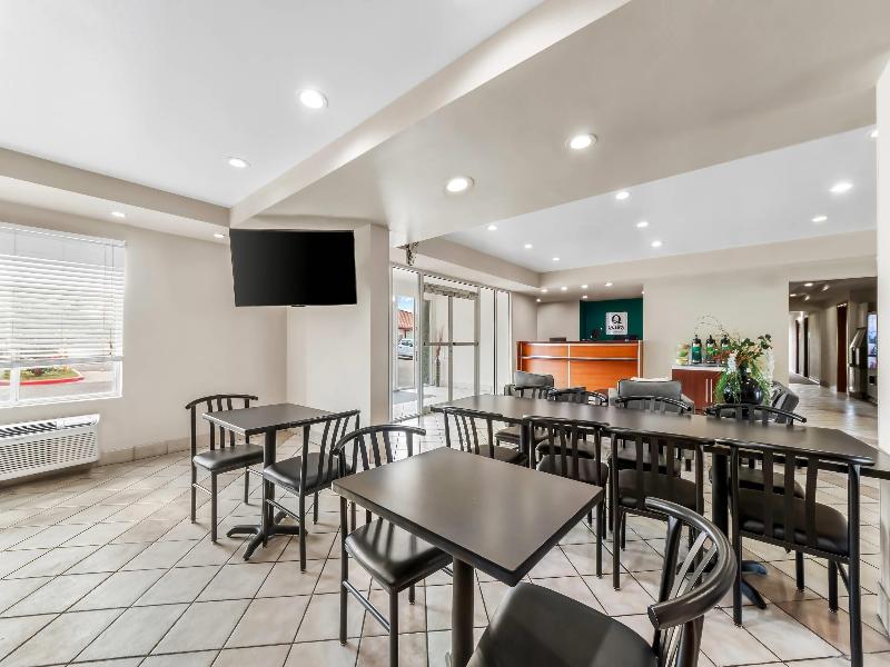 Econo Lodge Laredo
