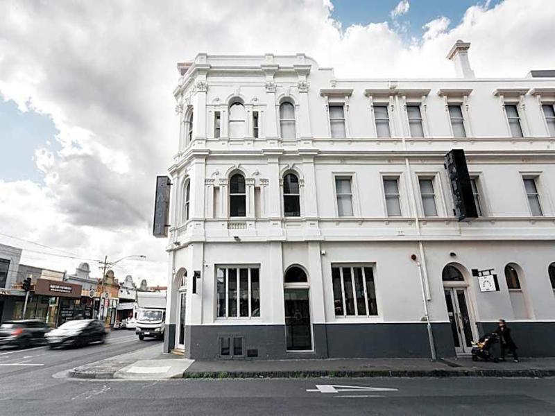 East Brunswick Hotel image