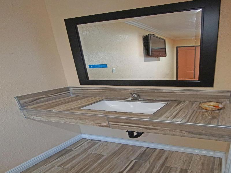 Rosa Bell Motel Los Angeles image
