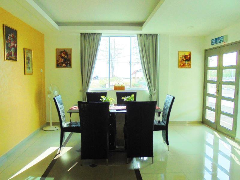 Dview Guest Houses image