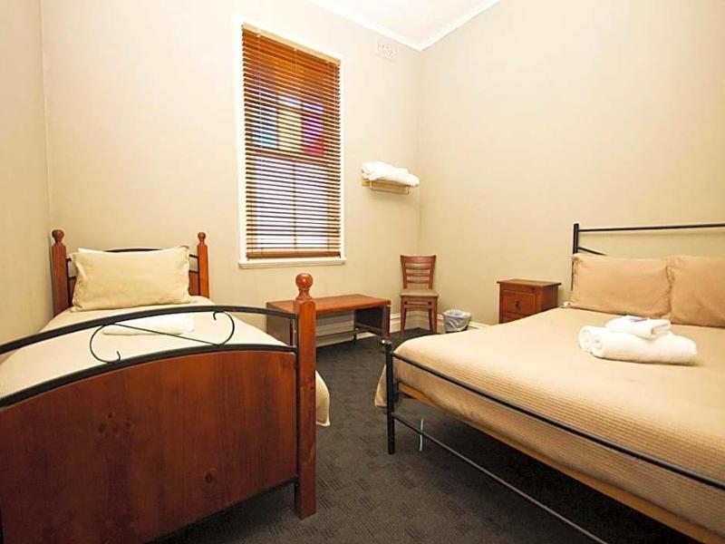 Pedens Hotel image