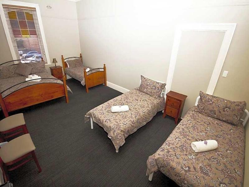 Pedens Hotel image