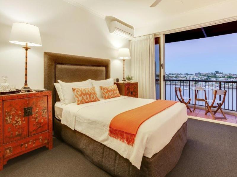 Goldsborough Place Apartments image