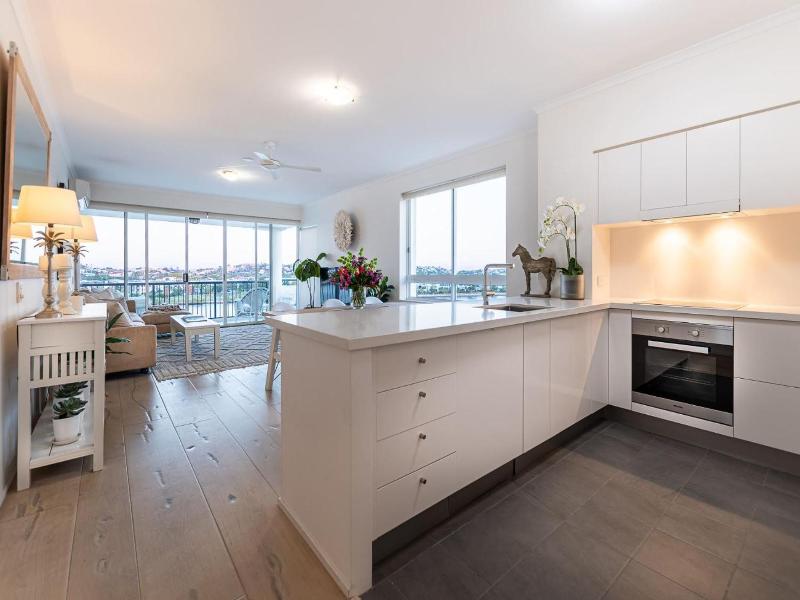Goldsborough Place Apartments image