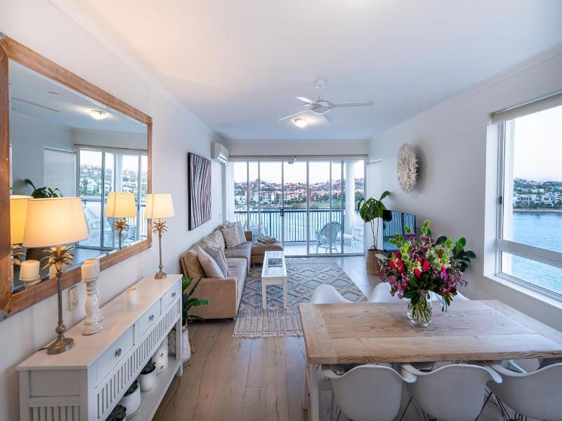 Goldsborough Place Apartments image