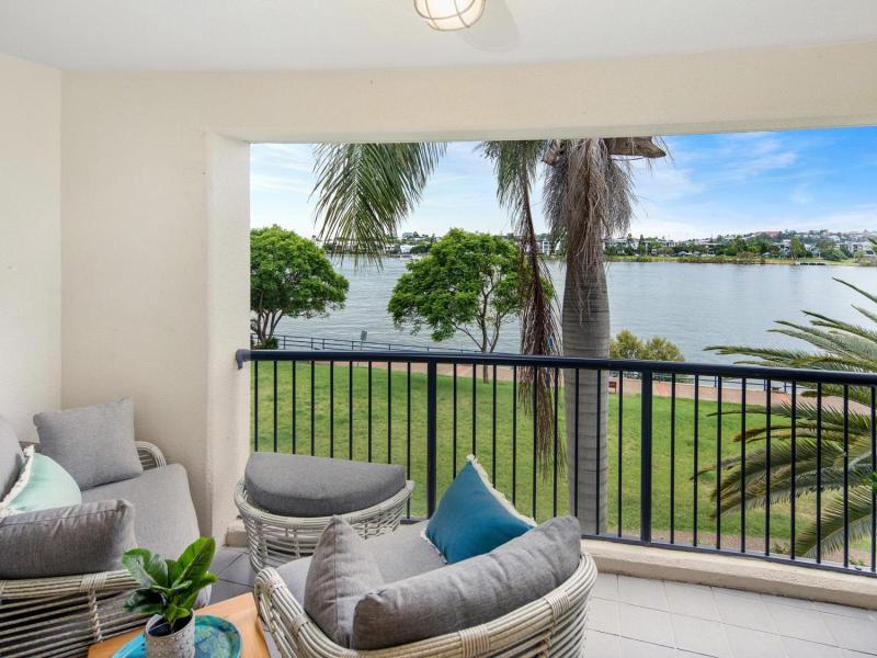 Goldsborough Place Apartments image