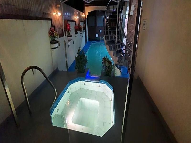 Coolmartin Resort image
