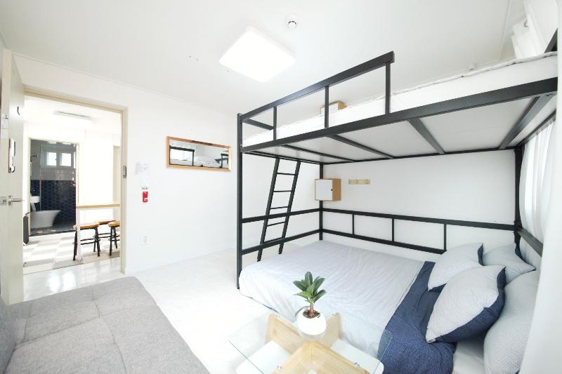 ZIBRO H guesthouse