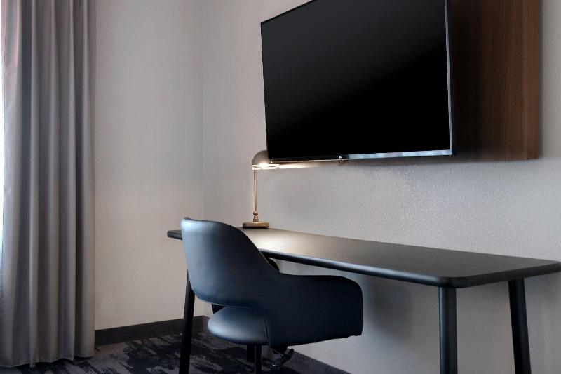 Fairfield Inn Suites Greenwood image