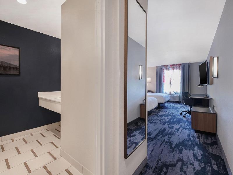 Fairfield Inn Suites Greenwood image