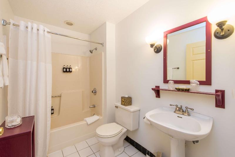 Wolfeboro Inn image