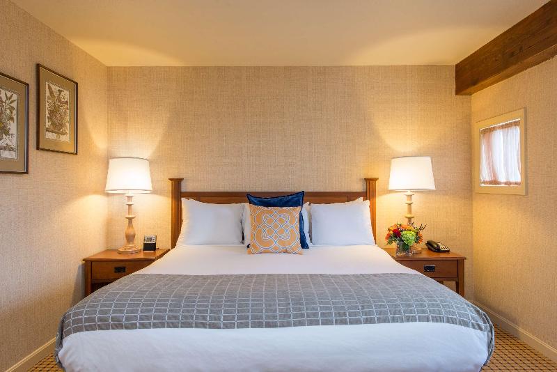 Wolfeboro Inn image