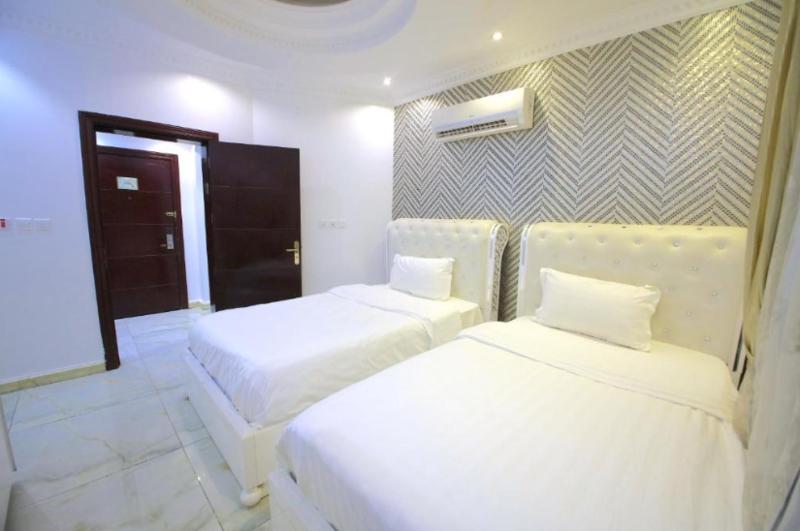 OYO 610 Jawharat Layali Furnished Apartment image