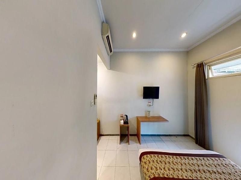 Riverstone Hotel And Cottage image