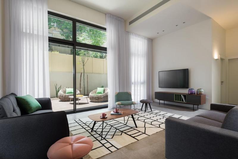 Shenkin Apartments By Master image
