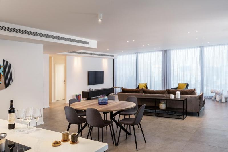 Shenkin Apartments By Master image