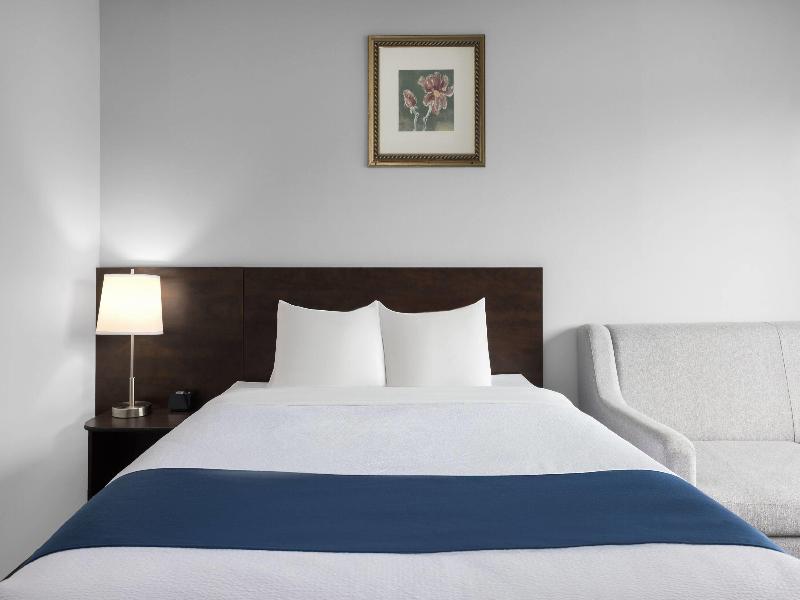 Room QUEEN SIZE BED