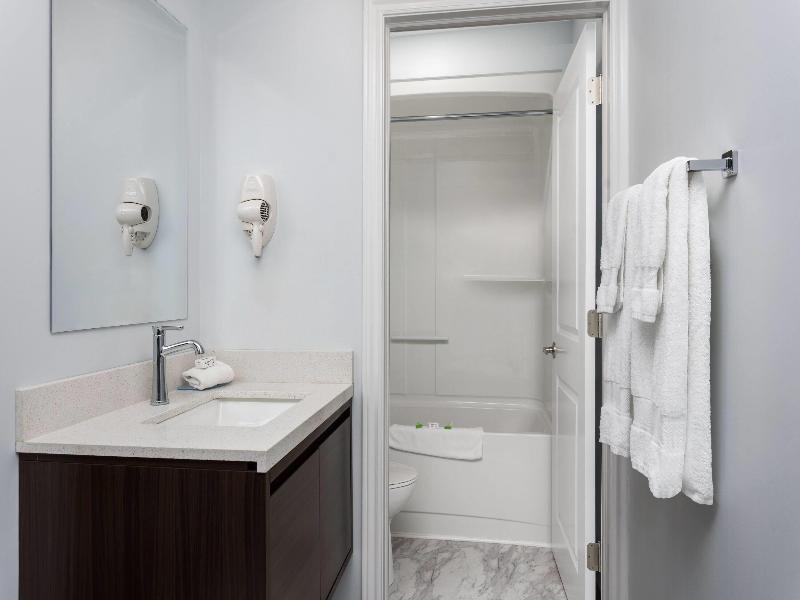 QUADRUPLE WITH KITCHENETTE — photo 4