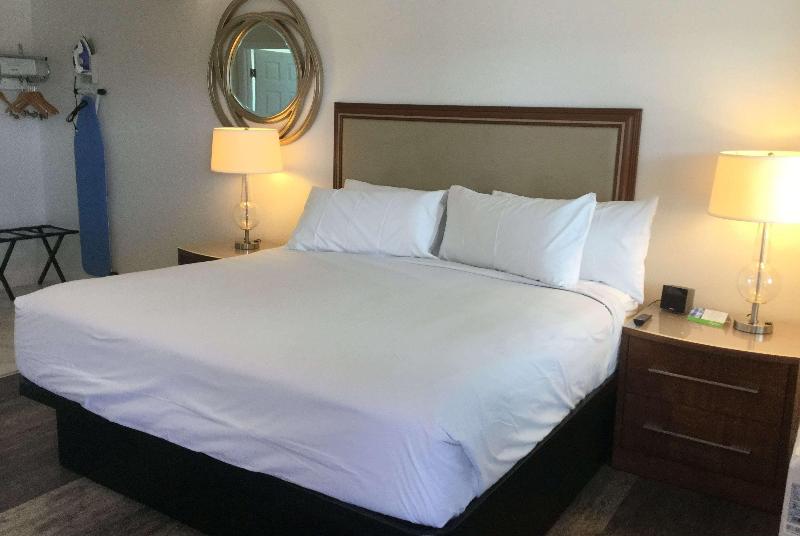 Travelodge By Wyndham Crescent City image