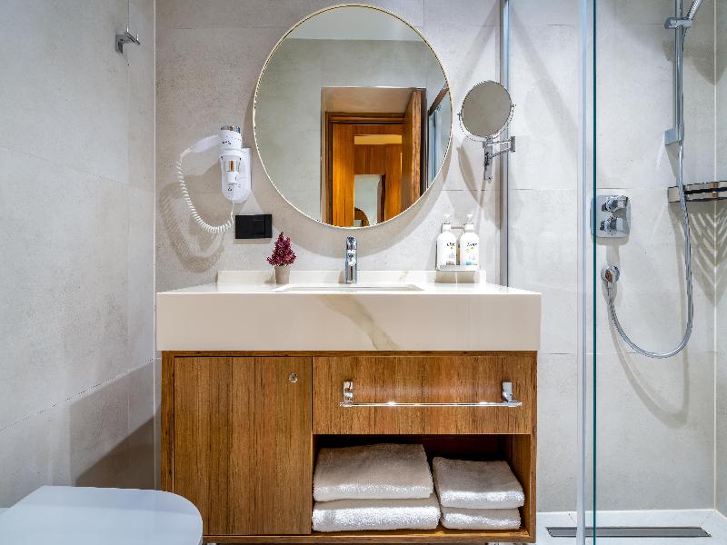 Best Western Premier Hidden Hills Hotel image