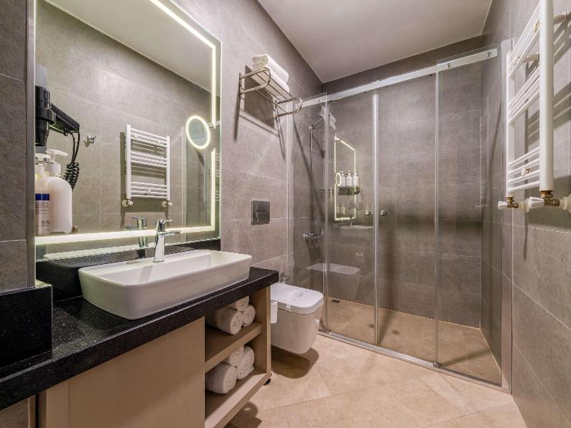 Best Western Premier Hidden Hills Hotel image