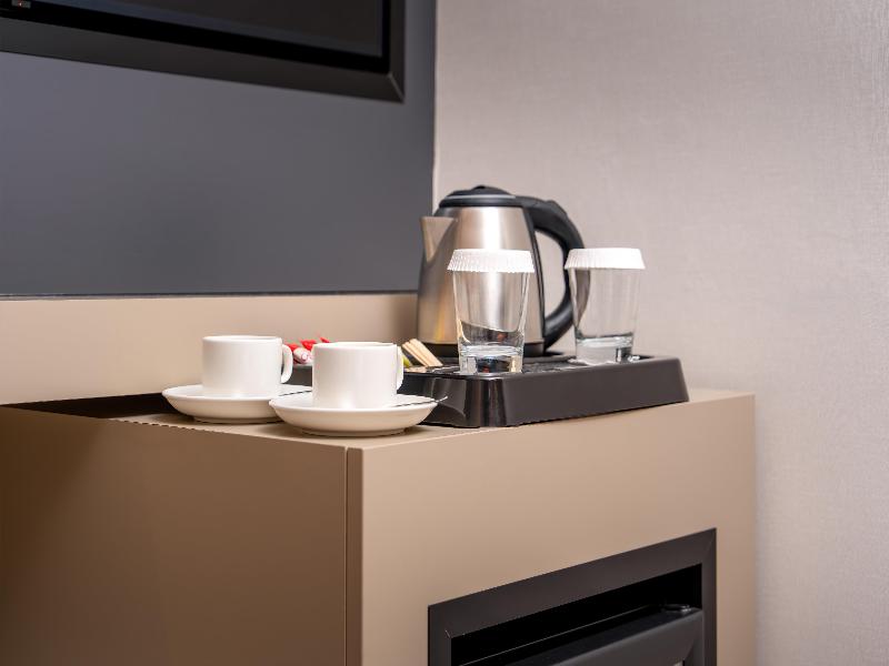 Best Western Premier Hidden Hills Hotel image
