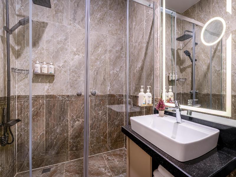 Best Western Premier Hidden Hills Hotel image