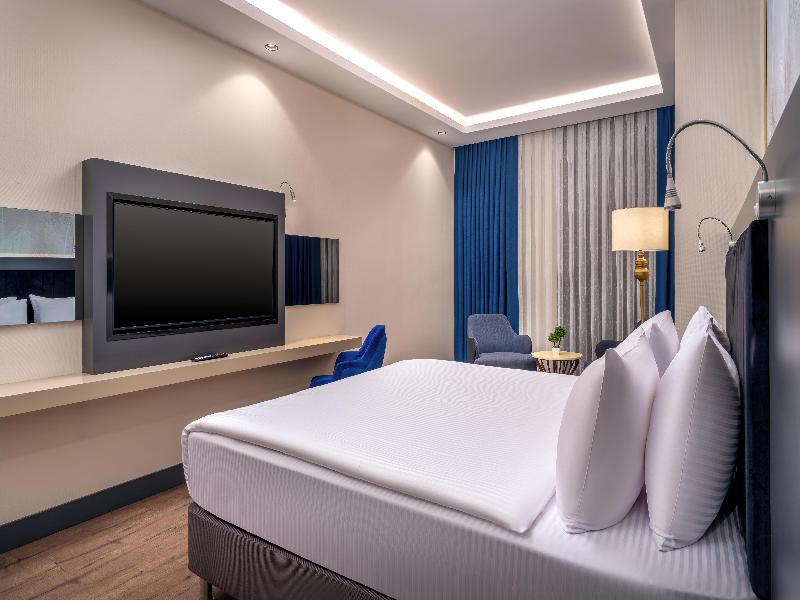 Best Western Premier Hidden Hills Hotel image