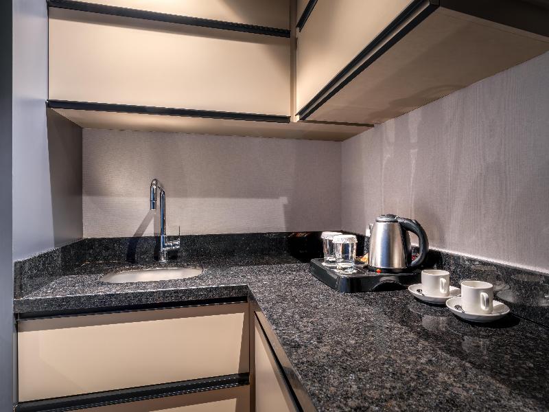 Best Western Premier Hidden Hills Hotel image