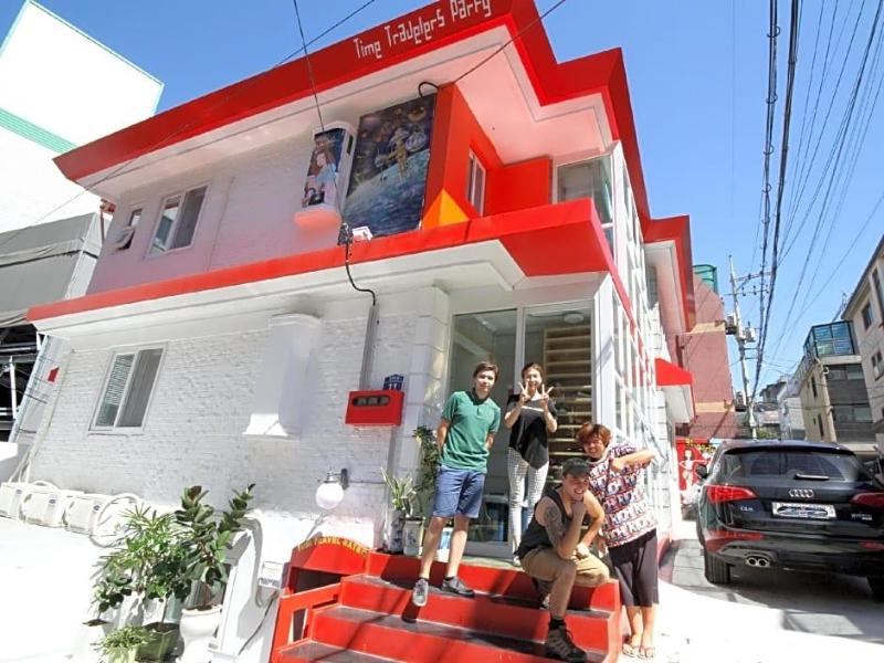 Time Travelers Party Hostel In Hongdae image