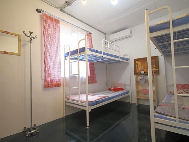 Time Travelers Party Hostel In Hongdae image