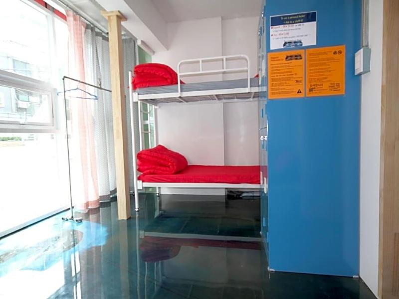 Time Travelers Party Hostel In Hongdae image