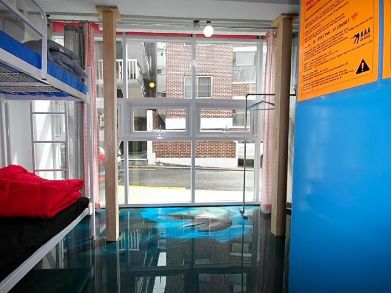 Time Travelers Party Hostel In Hongdae image