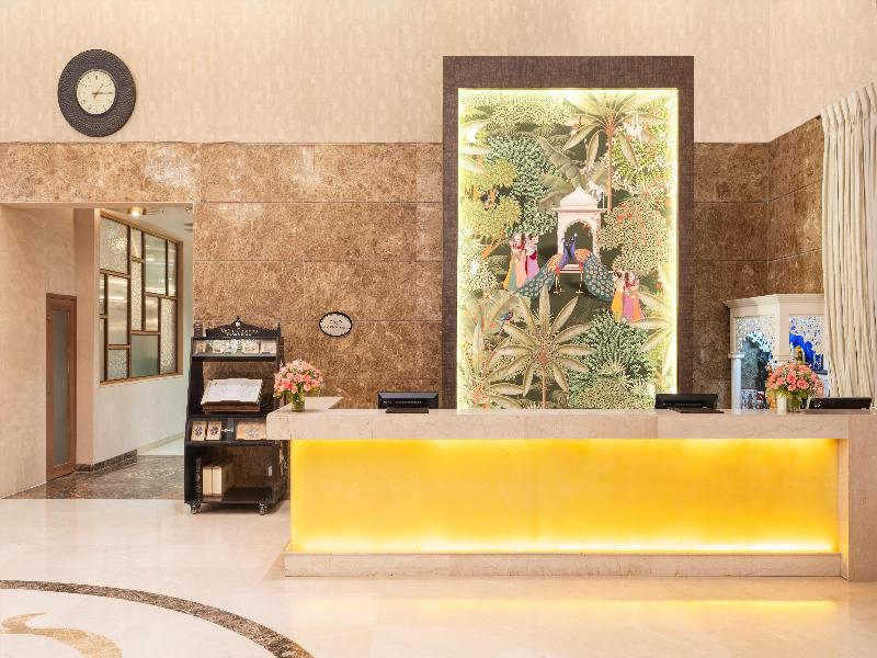 Nidhivan Sarovar Portico