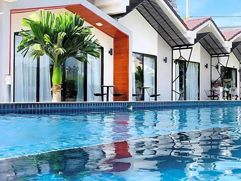 Sandy Clay Bungalows image