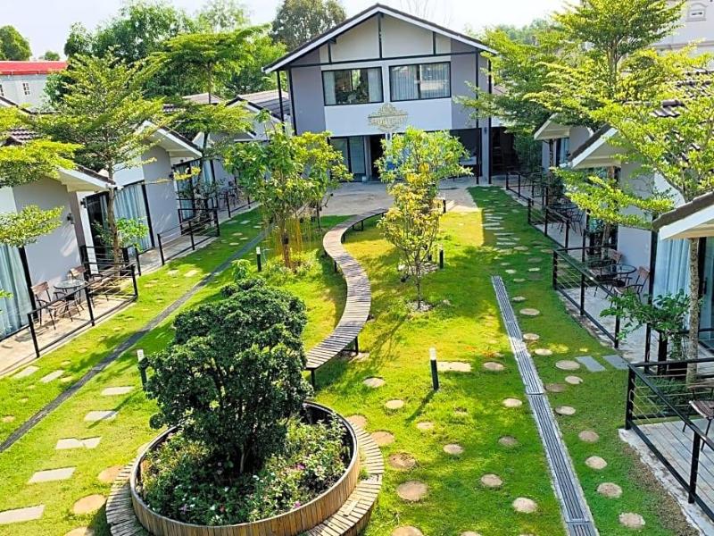 Sandy Clay Bungalows image