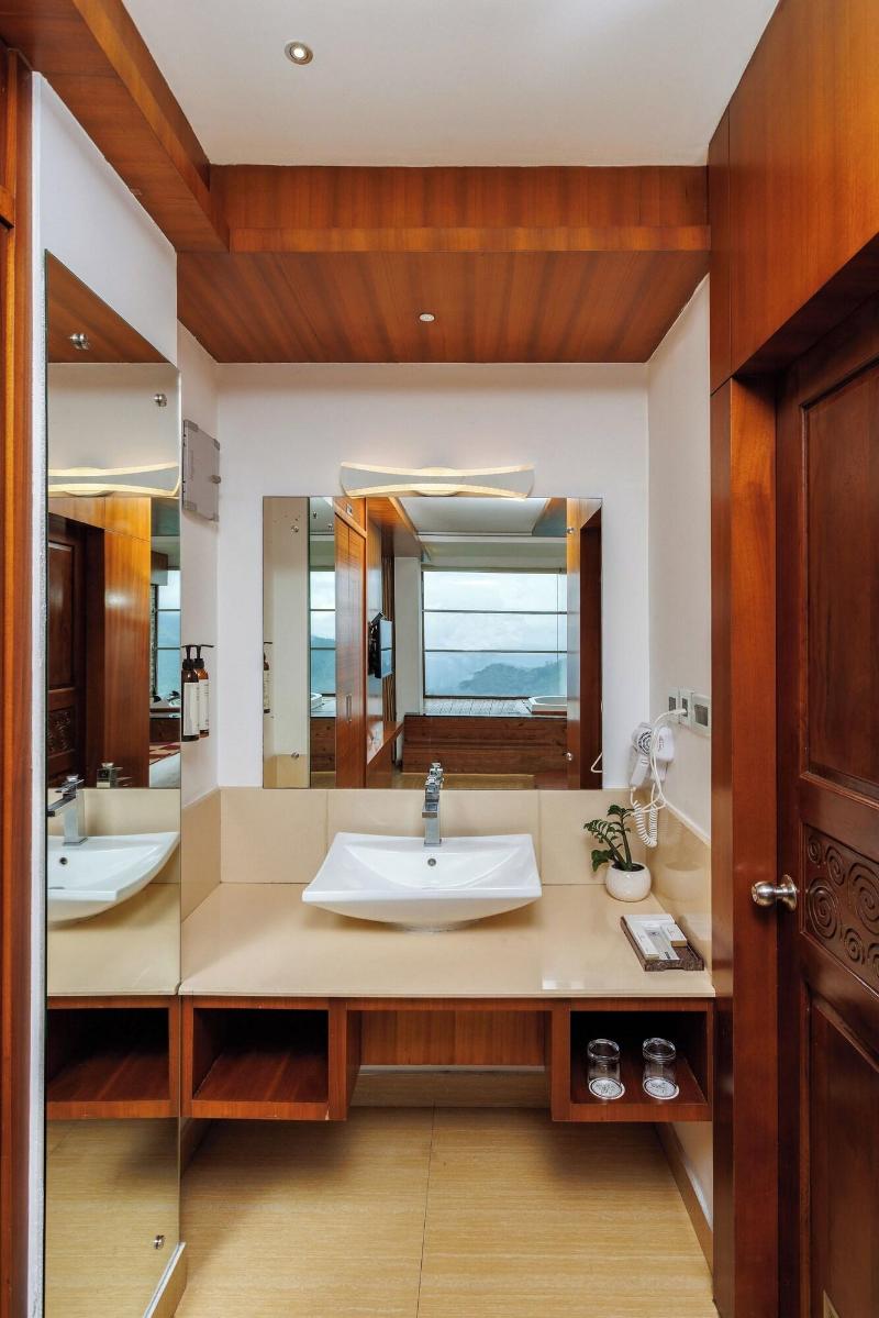 Amber Dale Luxury Hotel and Spa image