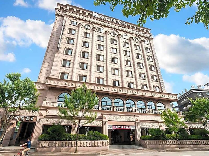 Aura Hotel image