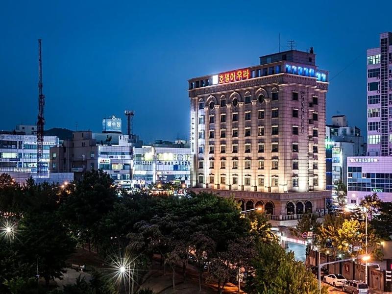 Aura Hotel image
