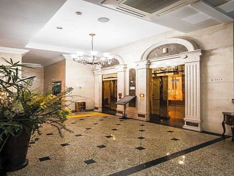 Aura Hotel image