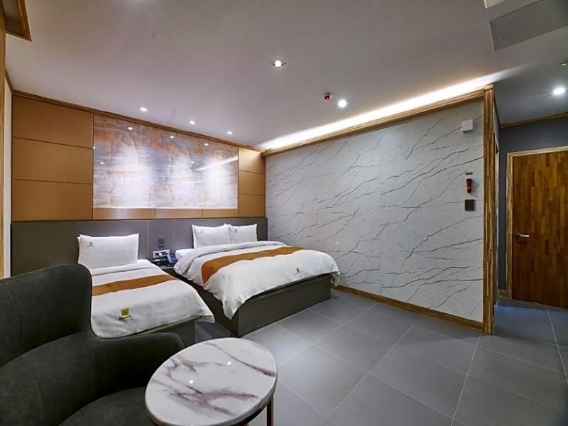 Aura Hotel image