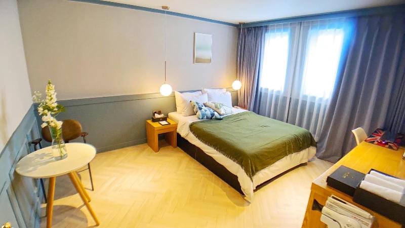 friends hotel