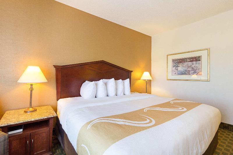 Quality Inn Fairmont image